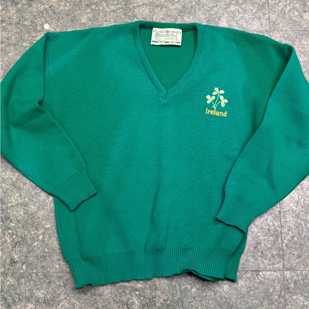 🔥Vintage Green Embroidered Ireland V-Neck Sweater 🔥